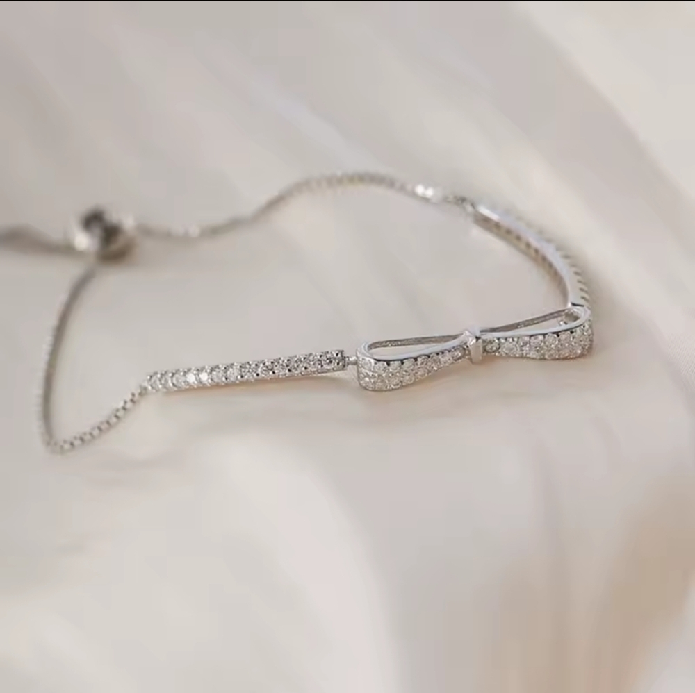 Dainty CZ Bow bracelet adjustable 14 K white gold plated - Picture 2 of 4
